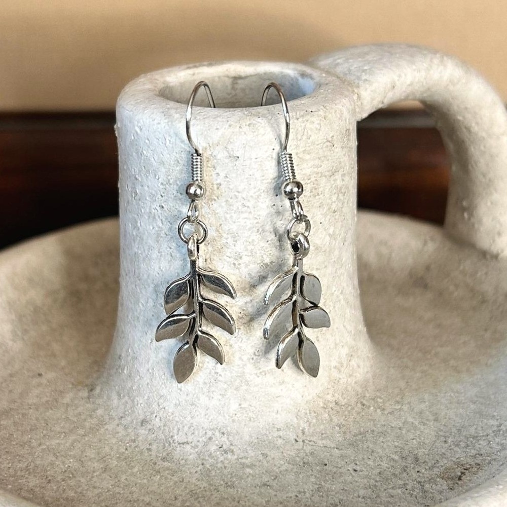 Handcrafted Dainty Silver‎ Leaf Pendant Earrings Boho Everyday Wear Gardencore